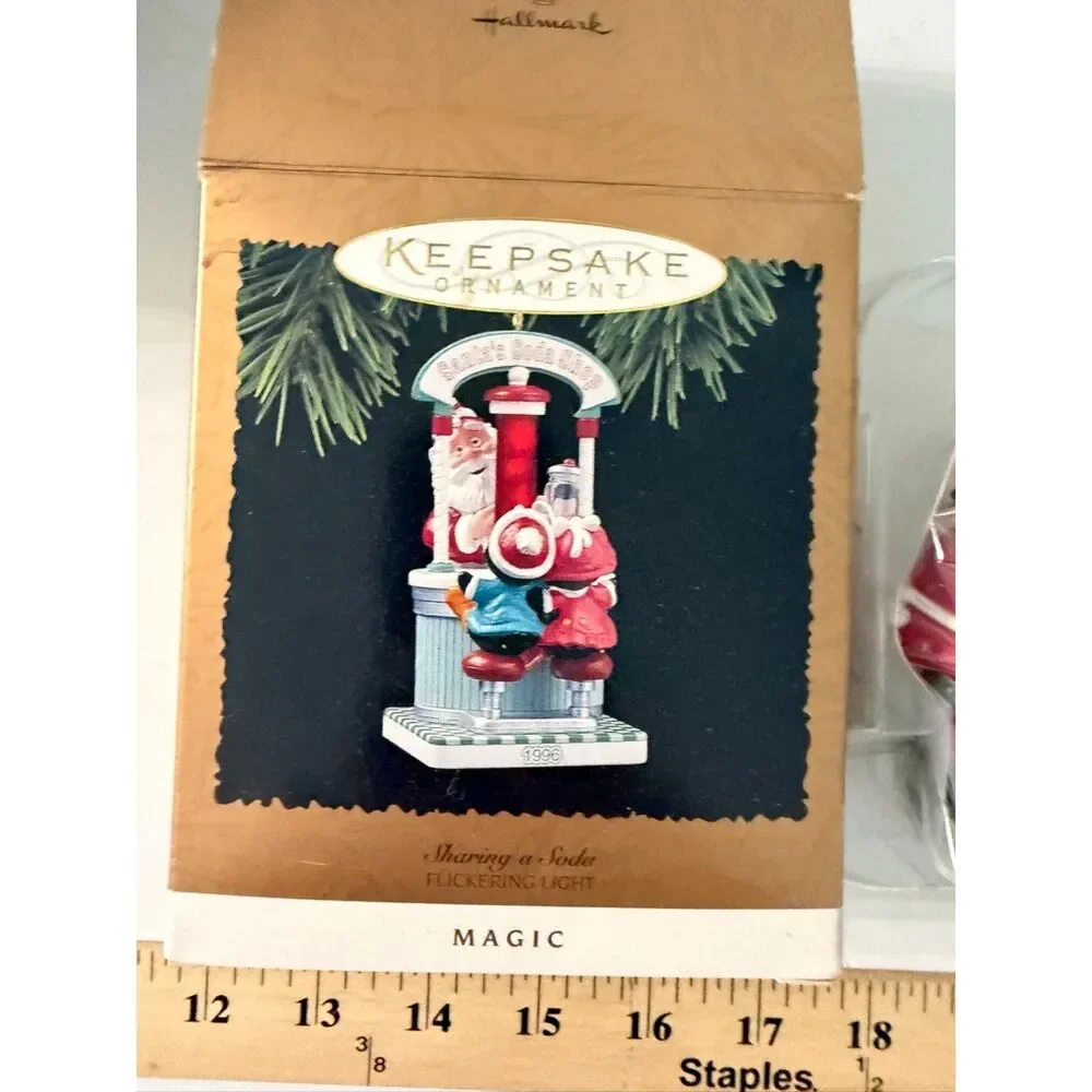 Hallmark Keepsake ornament Sharing a Soda with flickering lights